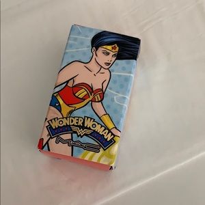 MAC WONDER WOMAN GLITTER (Reflects Bronze)